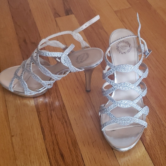 Silver high heels - Picture 2 of 6